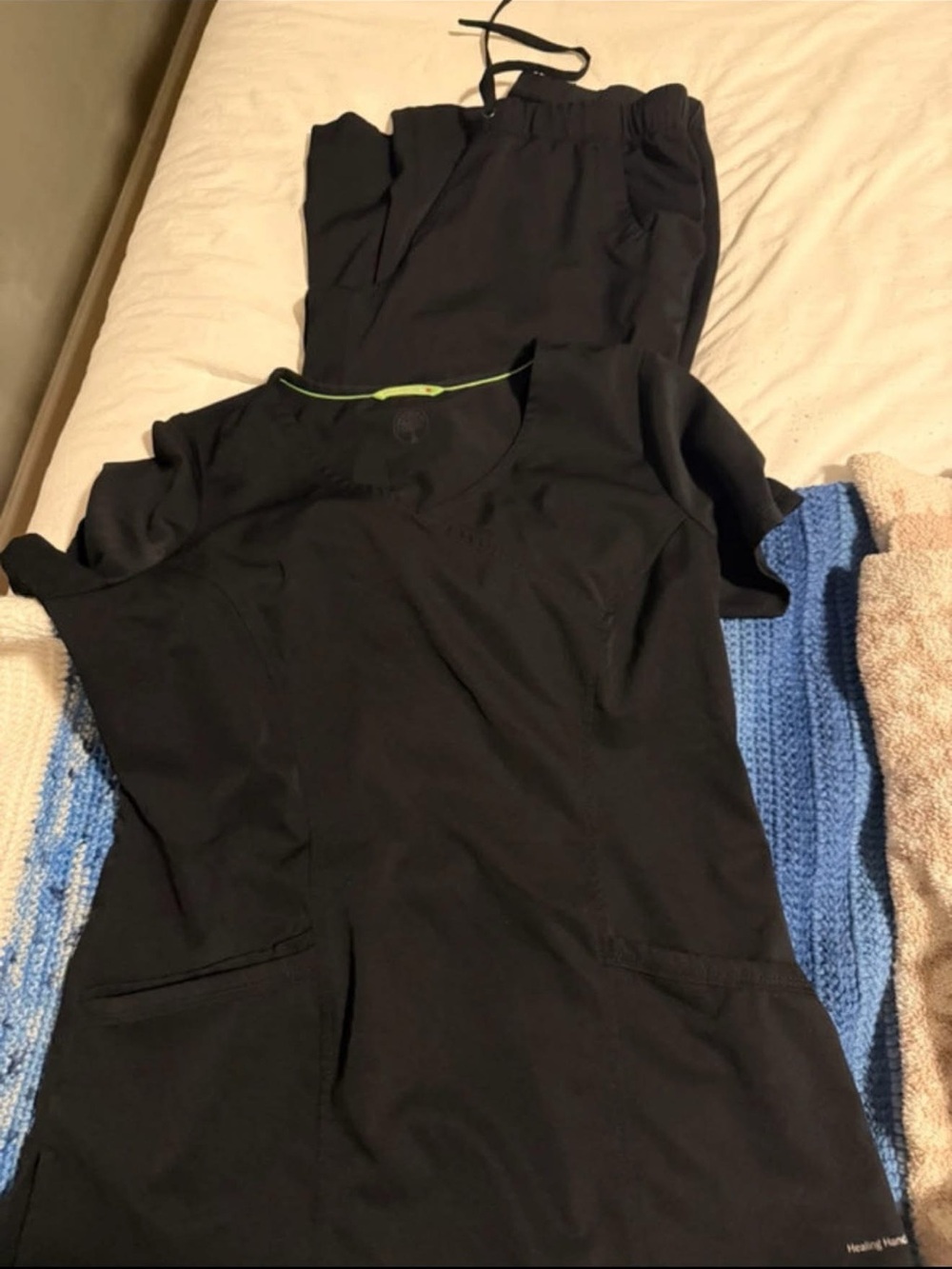 healing hands Black Short Sleeve Women's Scrub Top and bottoms